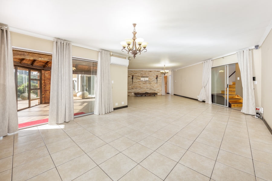 7 Bedroom Property for Sale in Eversdal Heights Western Cape